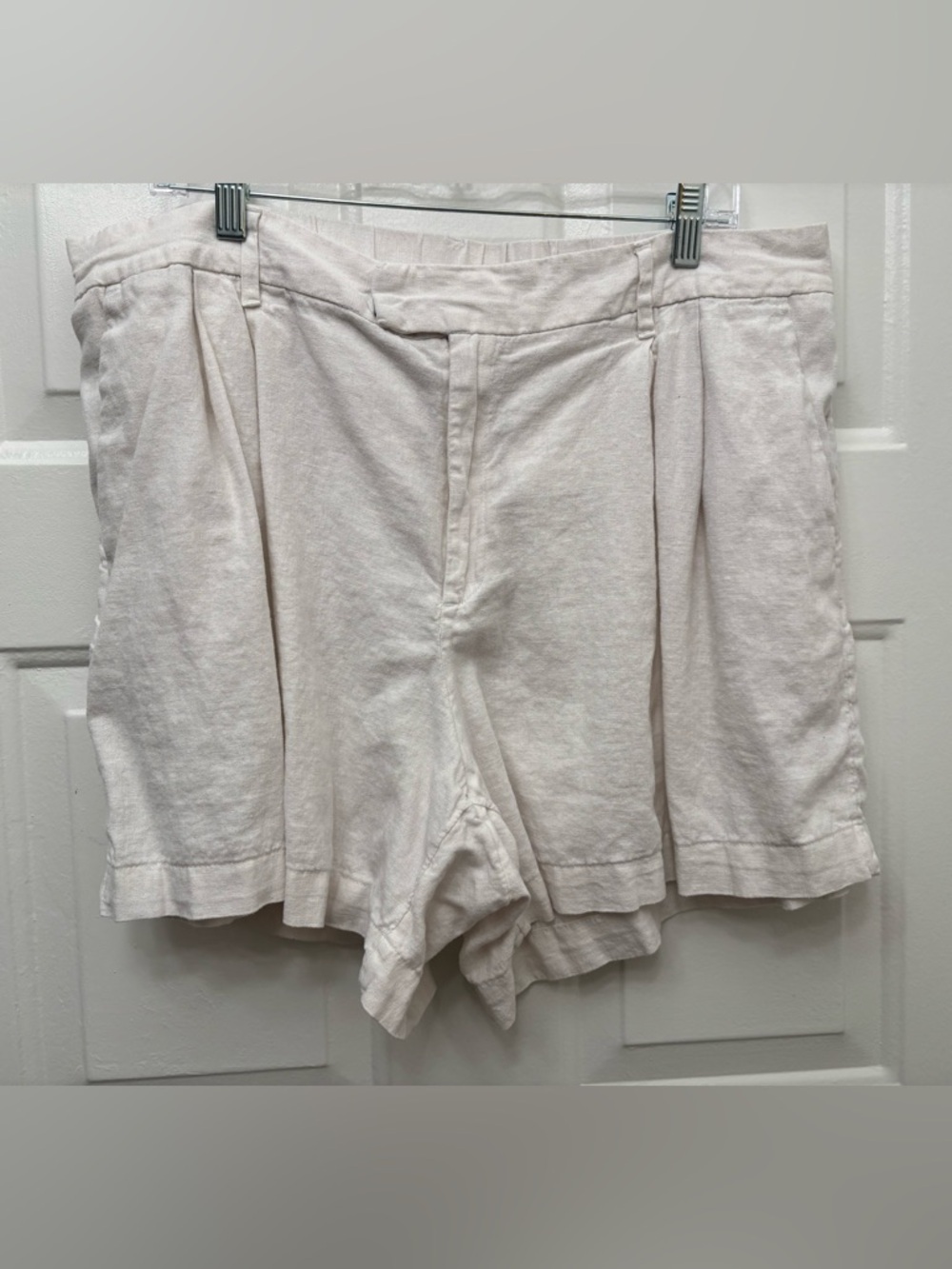 a new day Cream Pleated Linen-Blend Women's Shorts